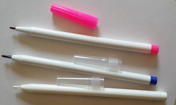 Auto vanish erasable ball point pen