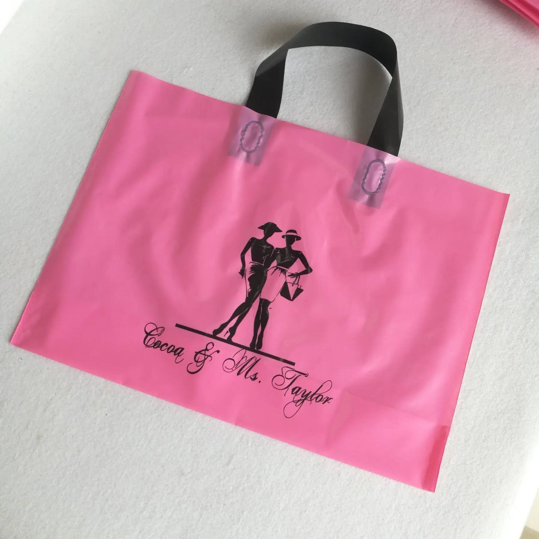 

Hot sale reusable custom logo printed pink plastic shopping bag with soft loop handle, Customized color