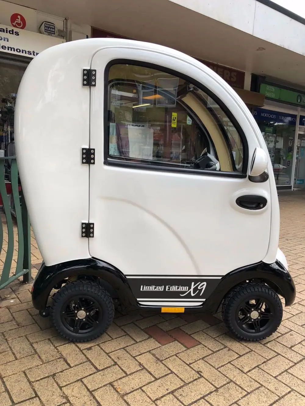 
Closed Cabin scooter manufacturer cabin car scooter mobile 