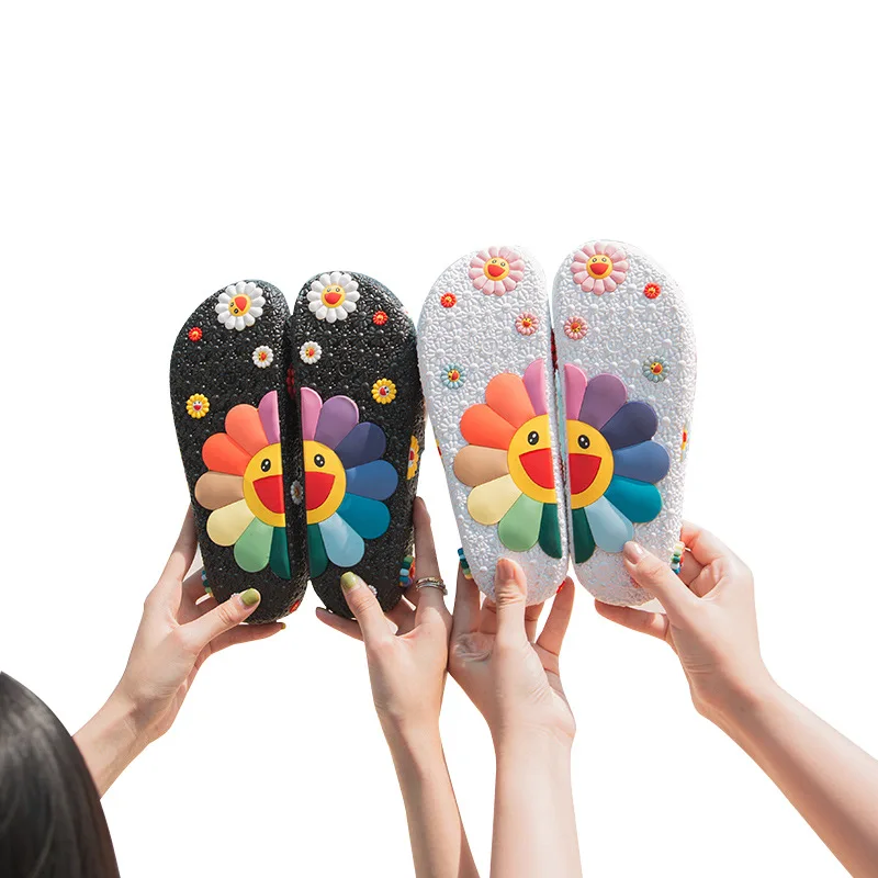 

Wholesale Fashion Flat Cute Women Sandals Summer Beach Slippers, Black/white