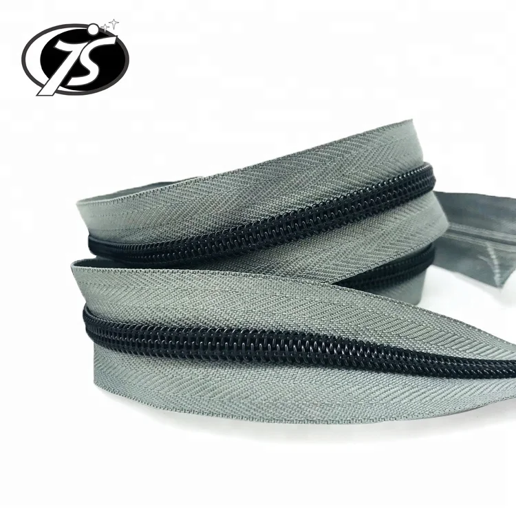 1 Metre White Nylon Open End Zip On The Roll Plus Zipper