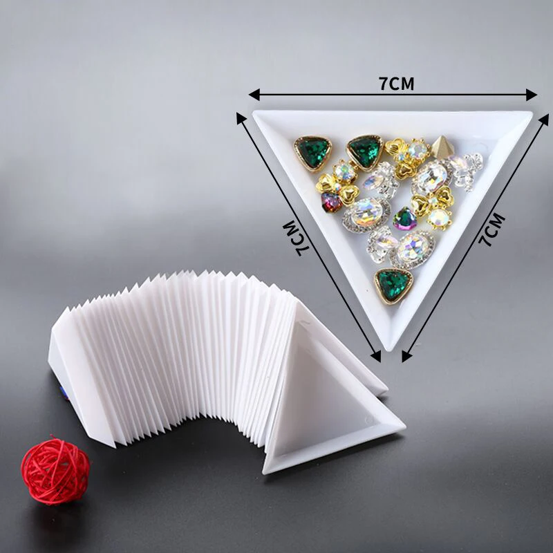 

Wholesale White Plastic Triangle Crystal Sorting Rhinestone Nail Art Trays