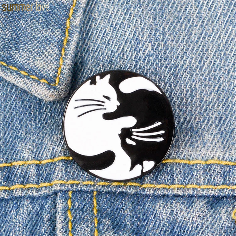 

Hugging Animal Cat Pins Black White Two Cats Brooches Pins Kitty Badges Cat Jewelry, As picture show