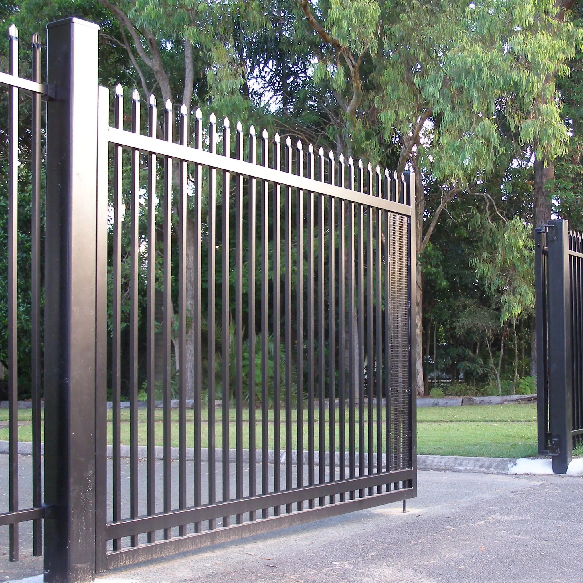 Забор металлический прозрачный