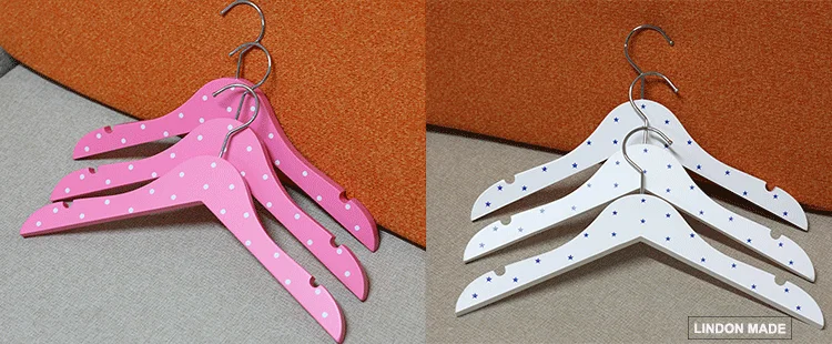 2018 New Arrivals Cute Graphs Wooden White and Pink Baby Clothes Hangers.png