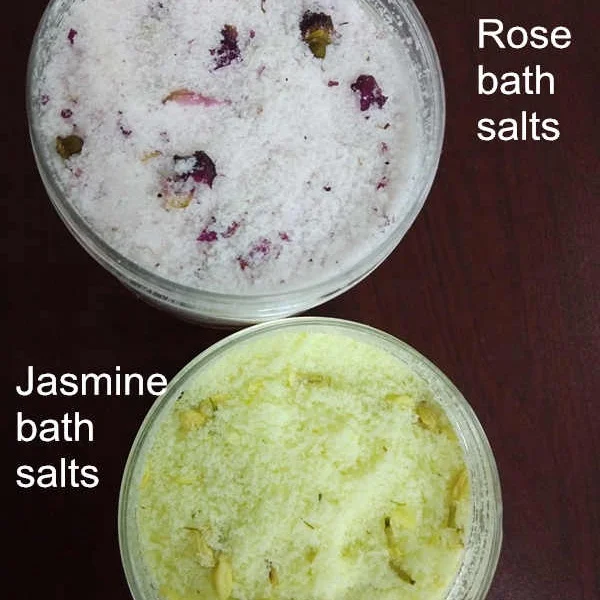 
epsom salt riching essential oil petal for taking bath 