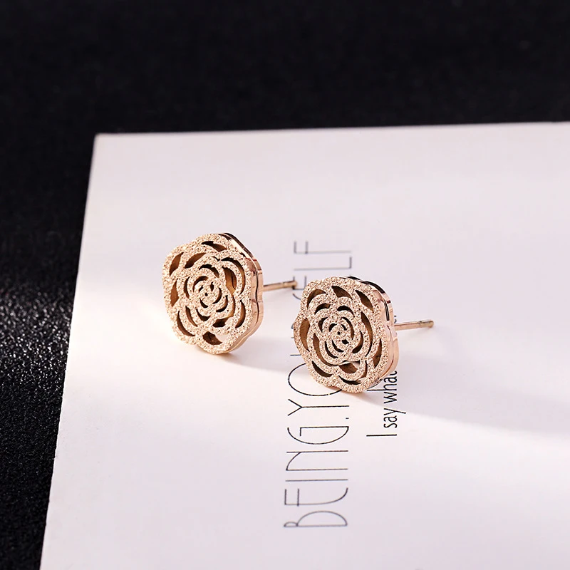 

Classic Hollow Flower Rose Gold Stainless Steel Stud Earrings For Women Trendy Wedding Jewelry (KSS205), Same as the picture
