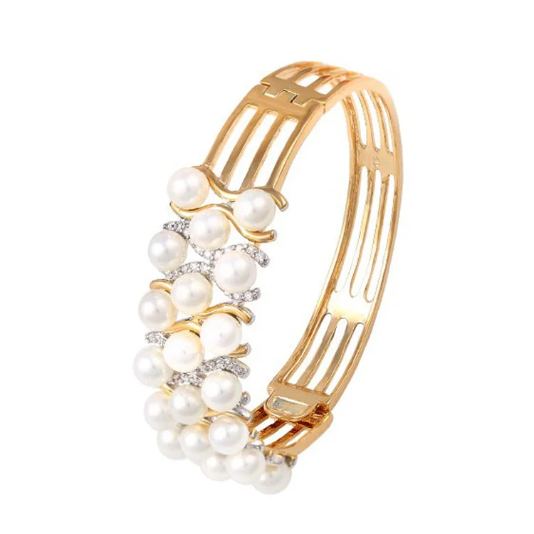 

51393 broad luxury exquisite designer diamond kada women bangle