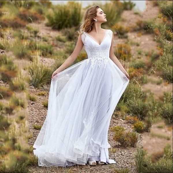 

Suzhou Factory Wholesale Sheer Straps A Line Floor Length Lace Appliqued Tulle Beach Wedding Dress 2019, White