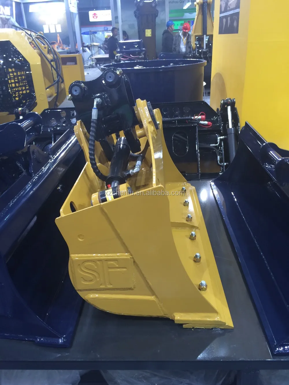 Excavator Attachments Of 1.5 Ton Mini Excavator Machine Tilt Bucket For