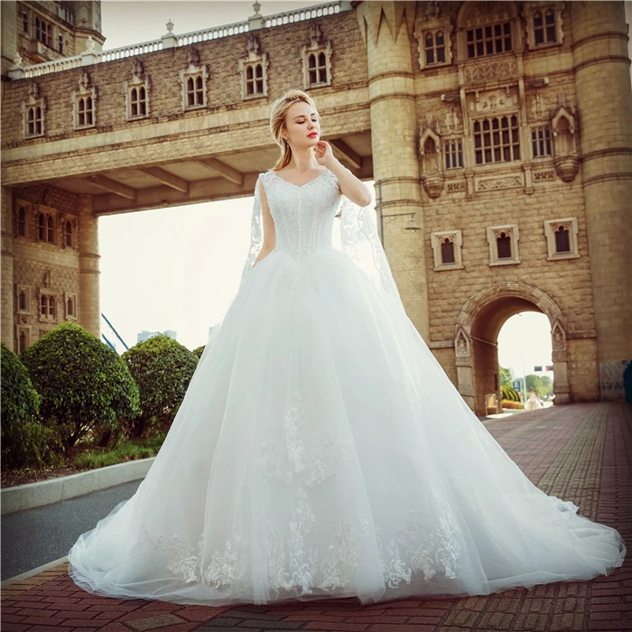 

2019 Latest classic lace cape long tail floor-length dress wedding gown