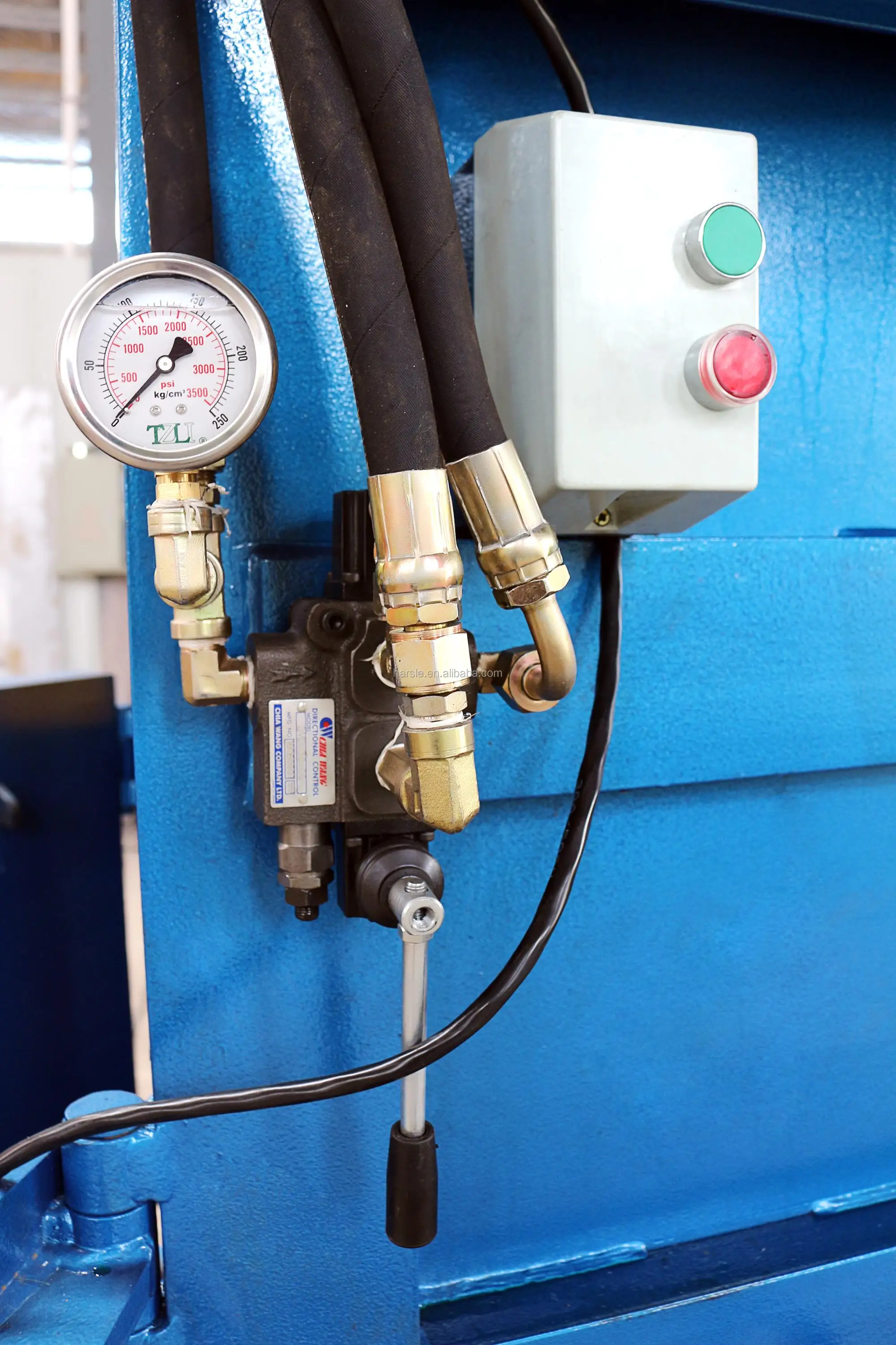 30T vertical baler (20)