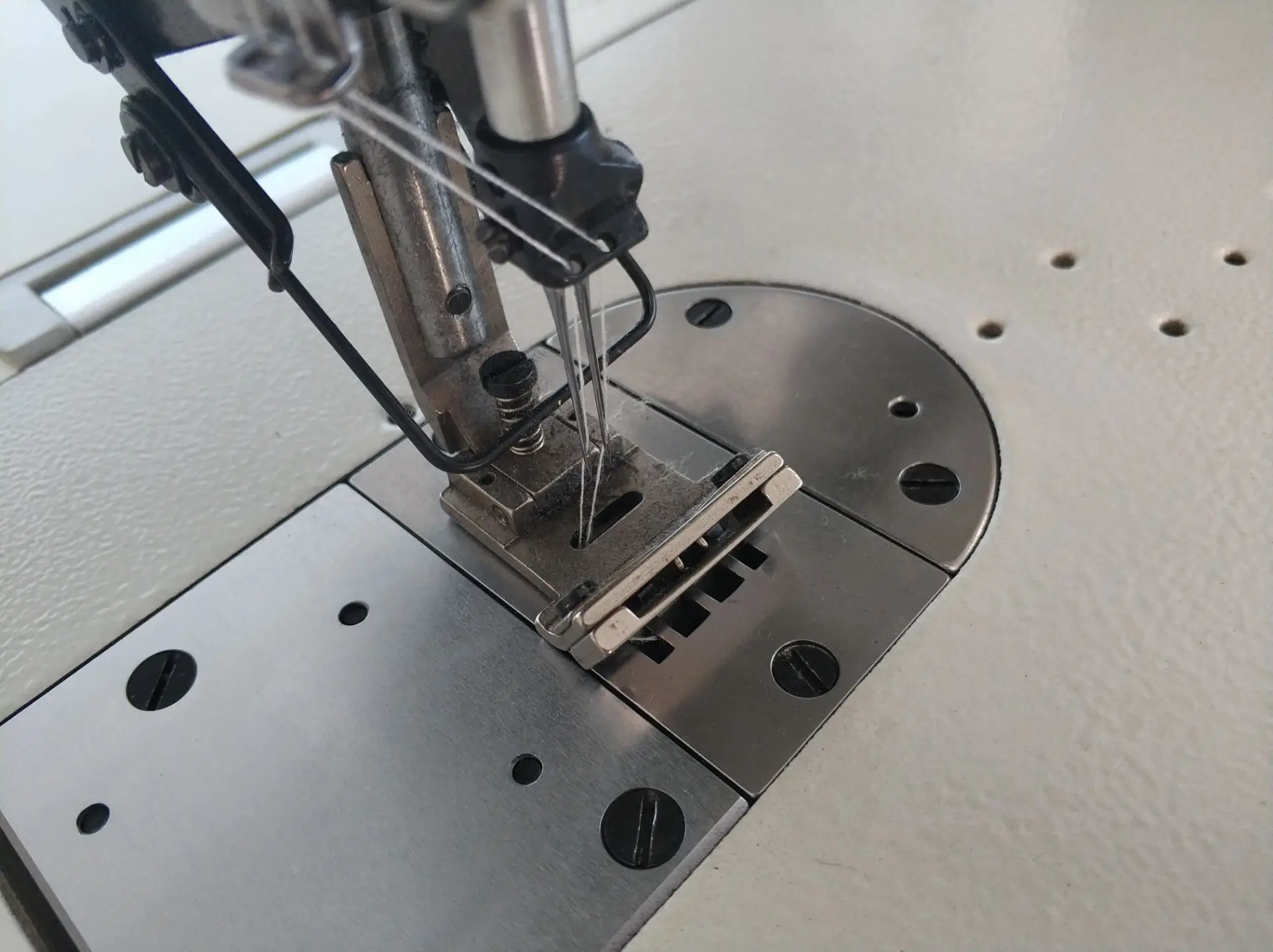 囚犯服装缝纫机的改造