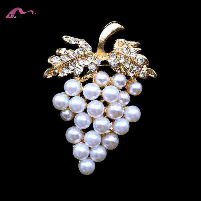 

Fashion grape shaped pearl brooches, White pearl