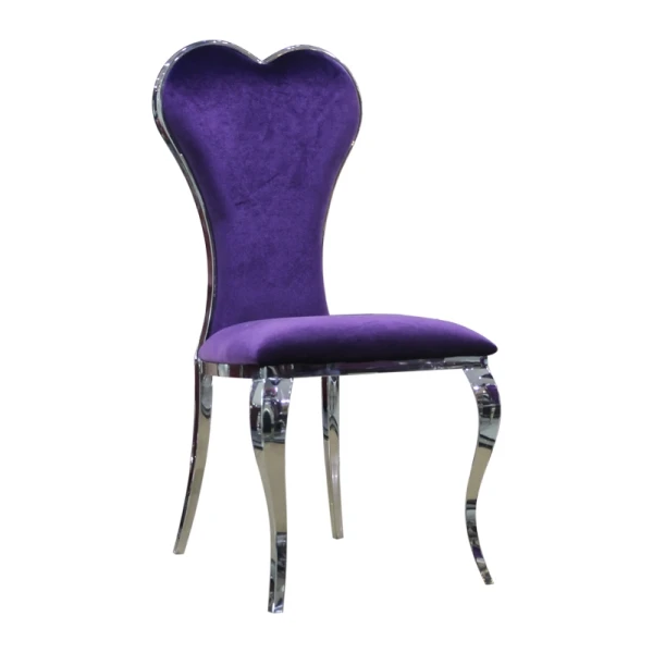 Стулья обеденные велюр. Фиолетовый бархатный стул. Стул бархат. Вельветовые стулья для кухни. Стул бархатный со стразами.