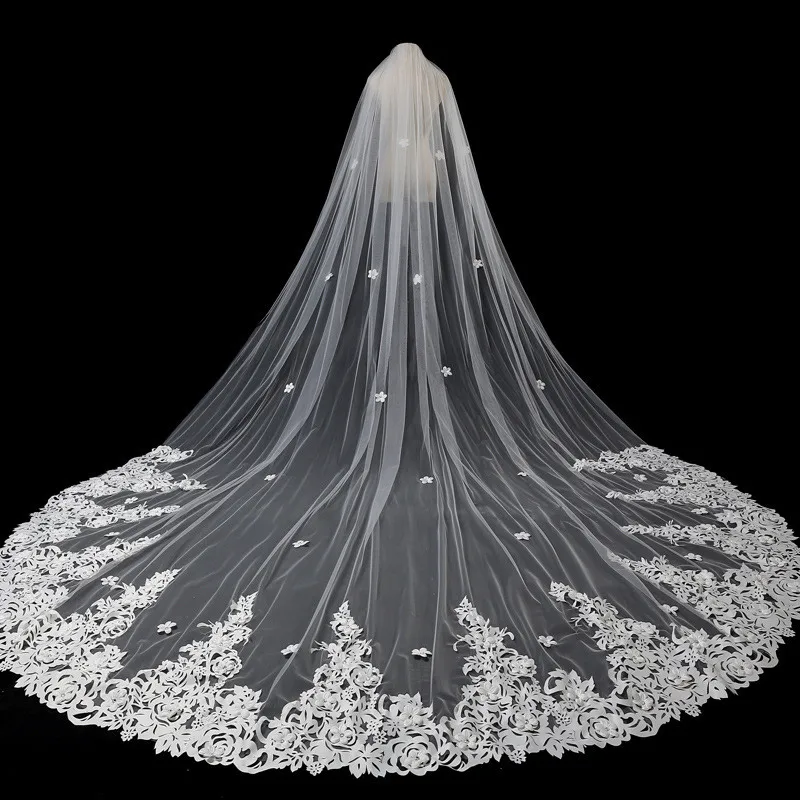 

Long Lace Appliqued White Wholesale Wedding Bridal Veil