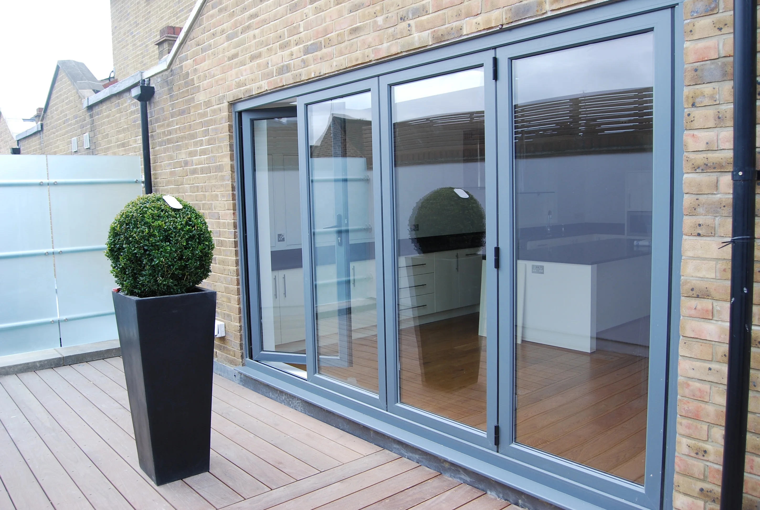 
customization aluminium windows and doors wall aluminium extrusion profiles accessories sliding window frame 