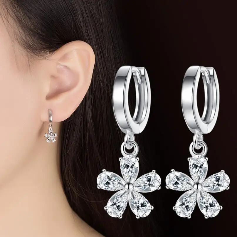 

Fashion Beautiful luckySweet five-leaf flower zircon hoop earring