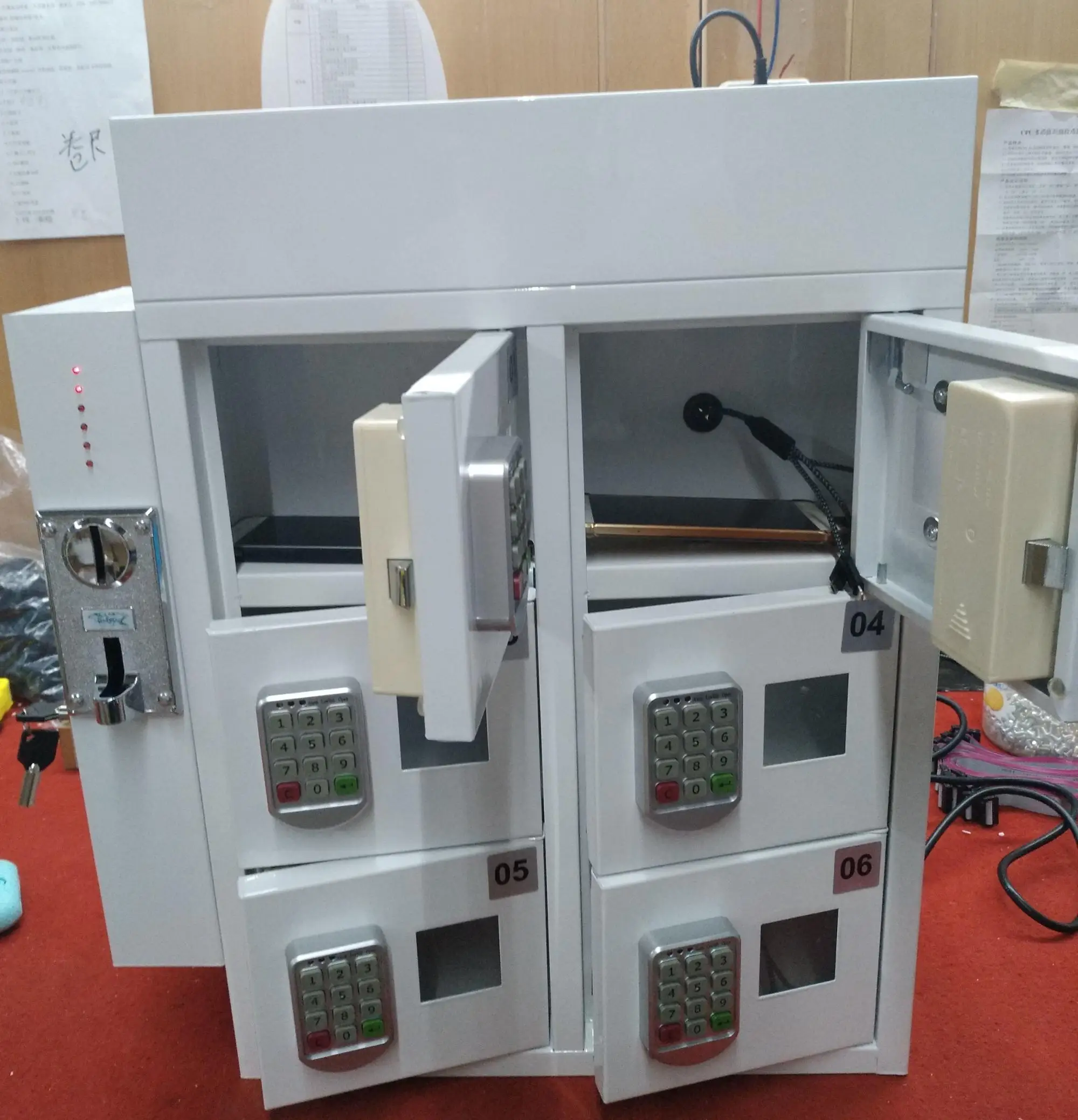 coin operated 6 door phone charging kiosk fast charge phone machine vending machine Wall Mounted Phone Charging Stations 6 bay