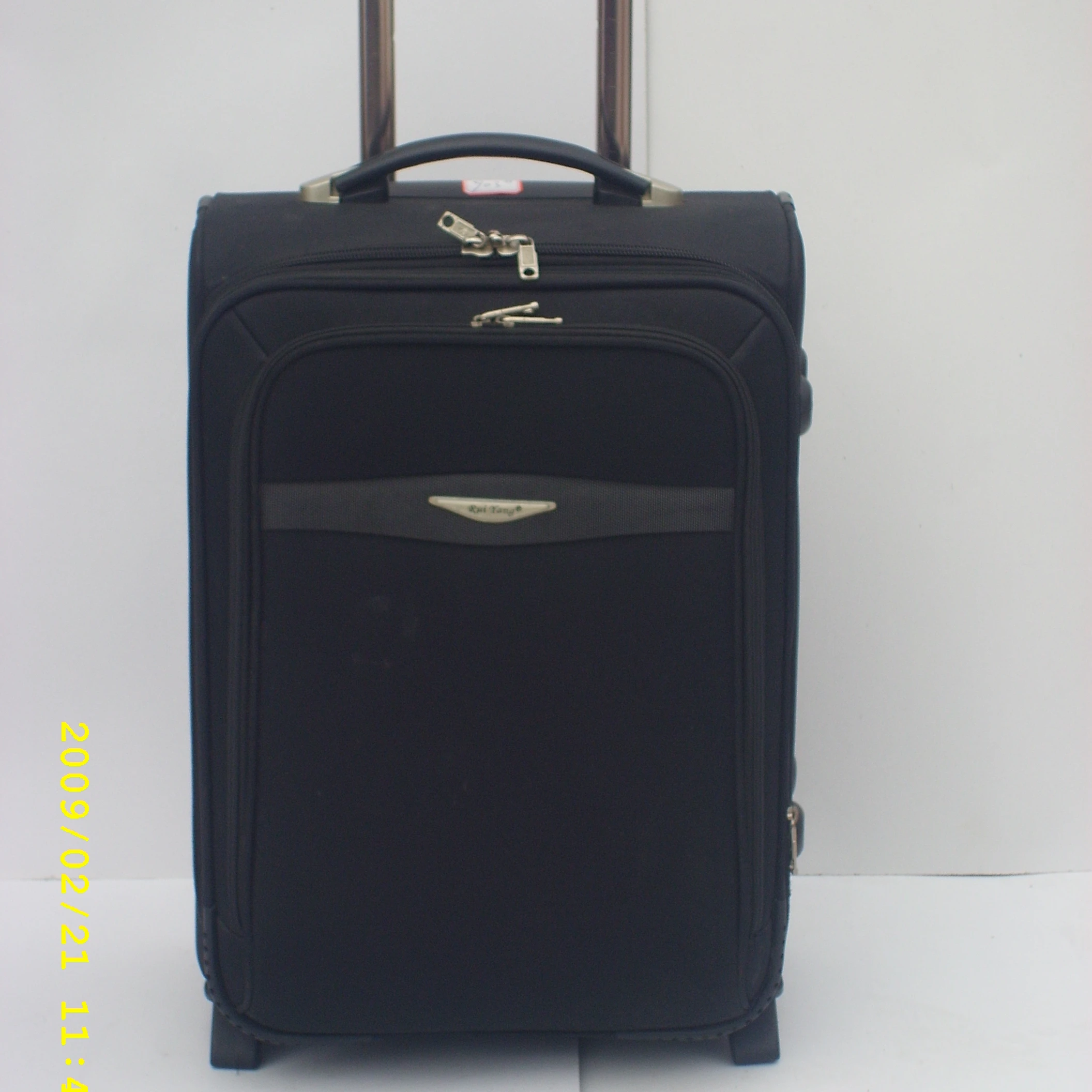 
Hot Sale Large Capacity Carry On Travel Suitcase 