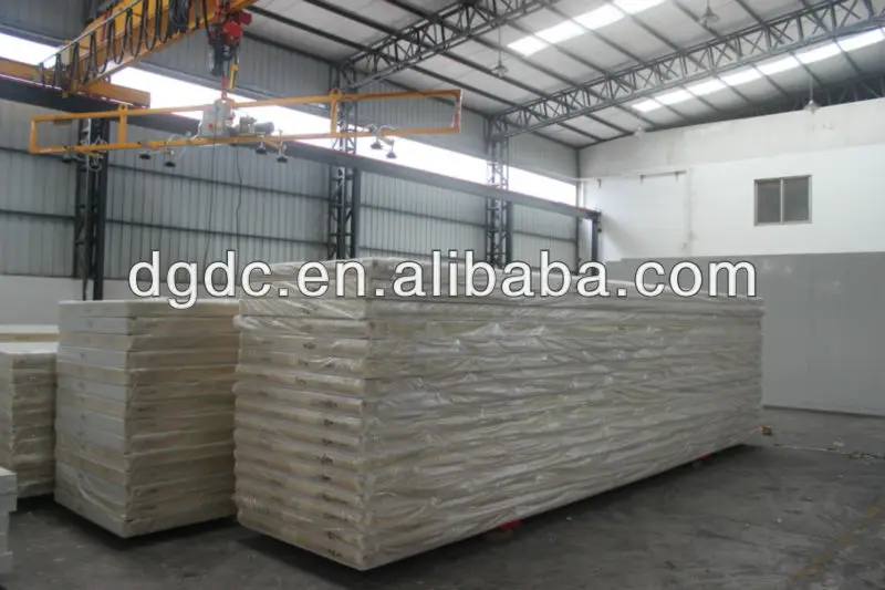 Packing of PU panels.JPG