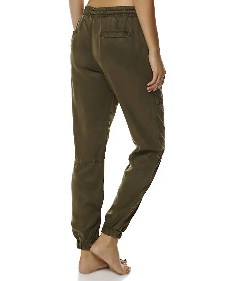 slouchy jogging trousers