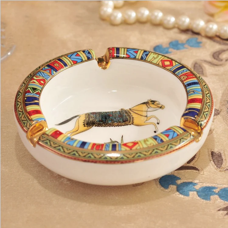 

European new high end pocket ceramic ashtray cool home business gifts living room and club decoration, White;golden
