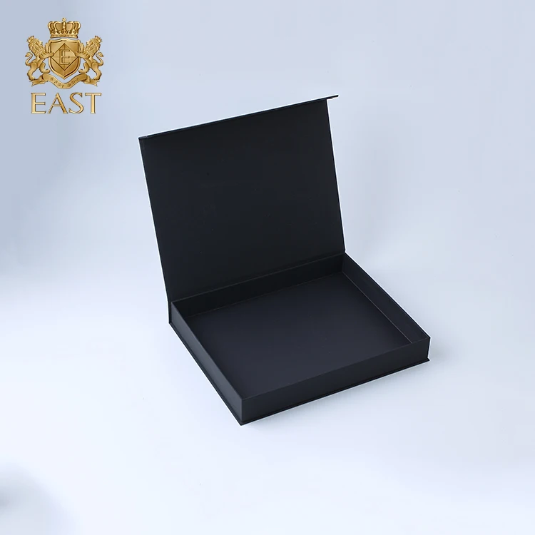 

Guangdong Cheap Custom Flip Necklace Gift Magnetic Black Box Packaging