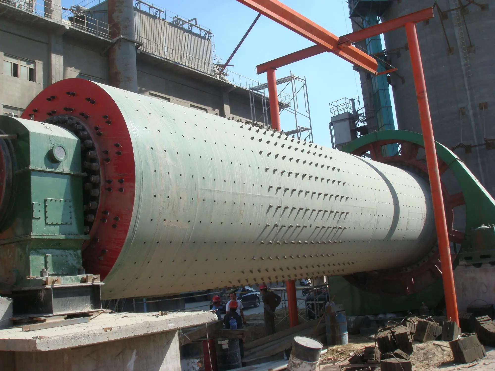 China henan best selling small scale rock grinding ball mill machine price for mining