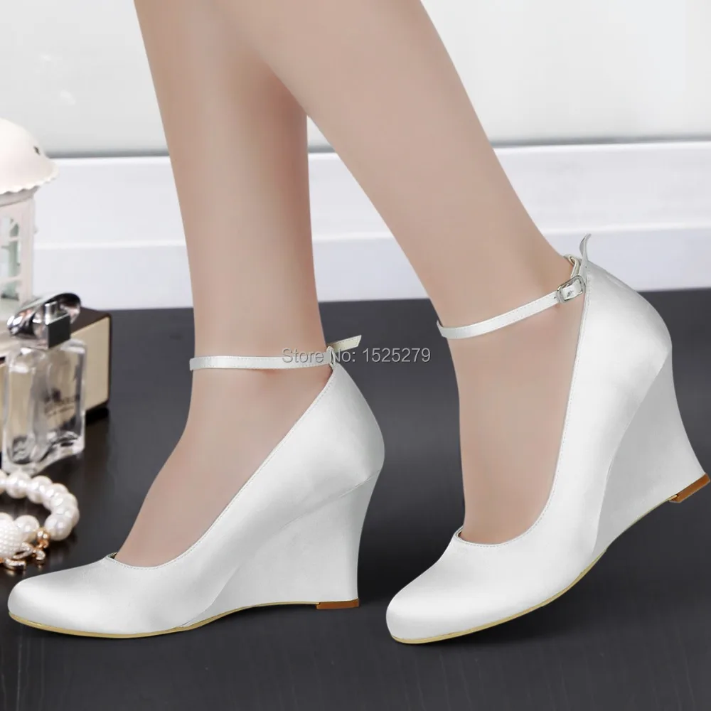 black stilettos round toe