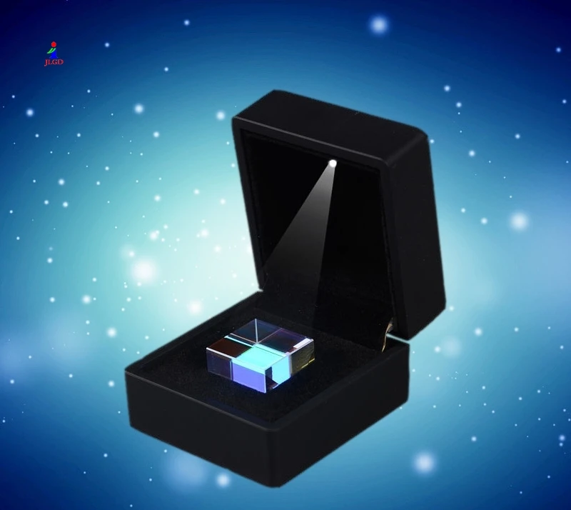 
china supplier corner cube prisms dichroic prism rgb combiner or splitter x-cube prism 