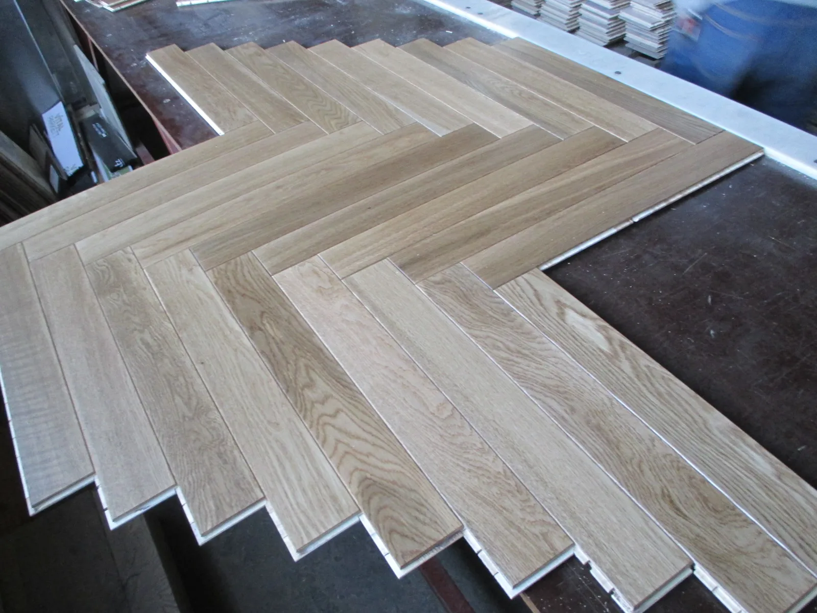 90mm Natural Oiled Unfinished Customerized Solid Chevron heringbones Hard Wood Flooring Oak