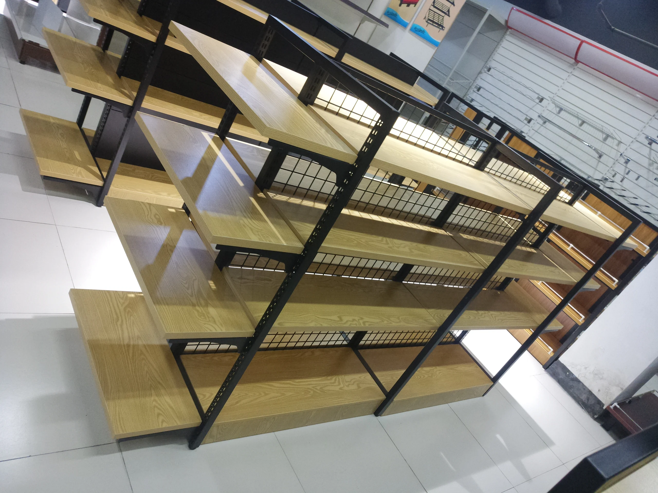 miniso 货架超市钢制和木制陈列架商店货架