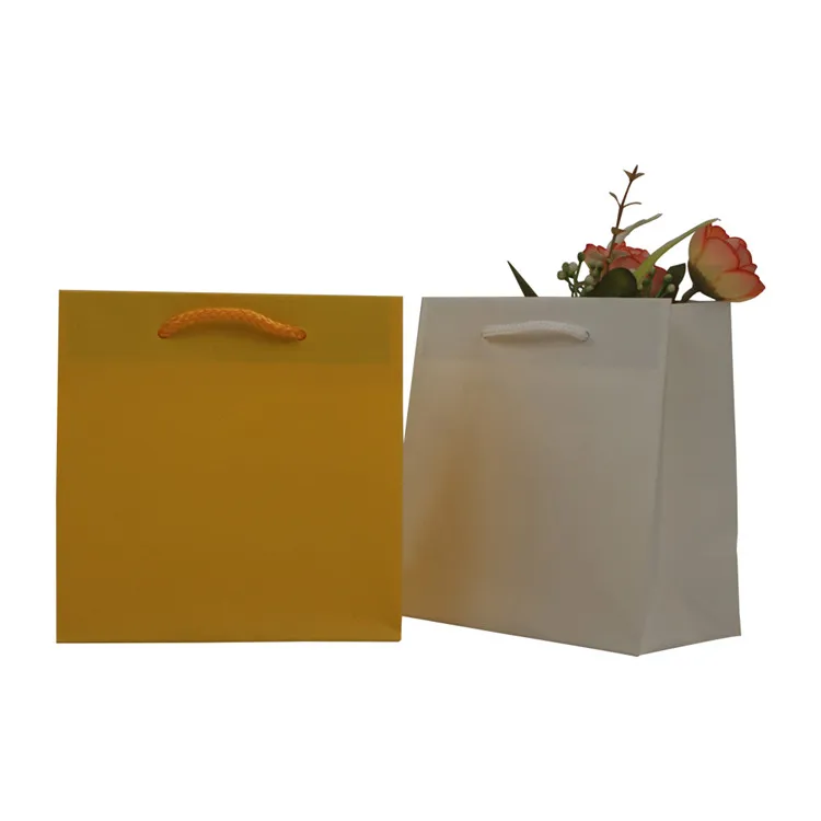 Recycled solid color kraft paper bag rope handles shopping packaging kraft paper bag