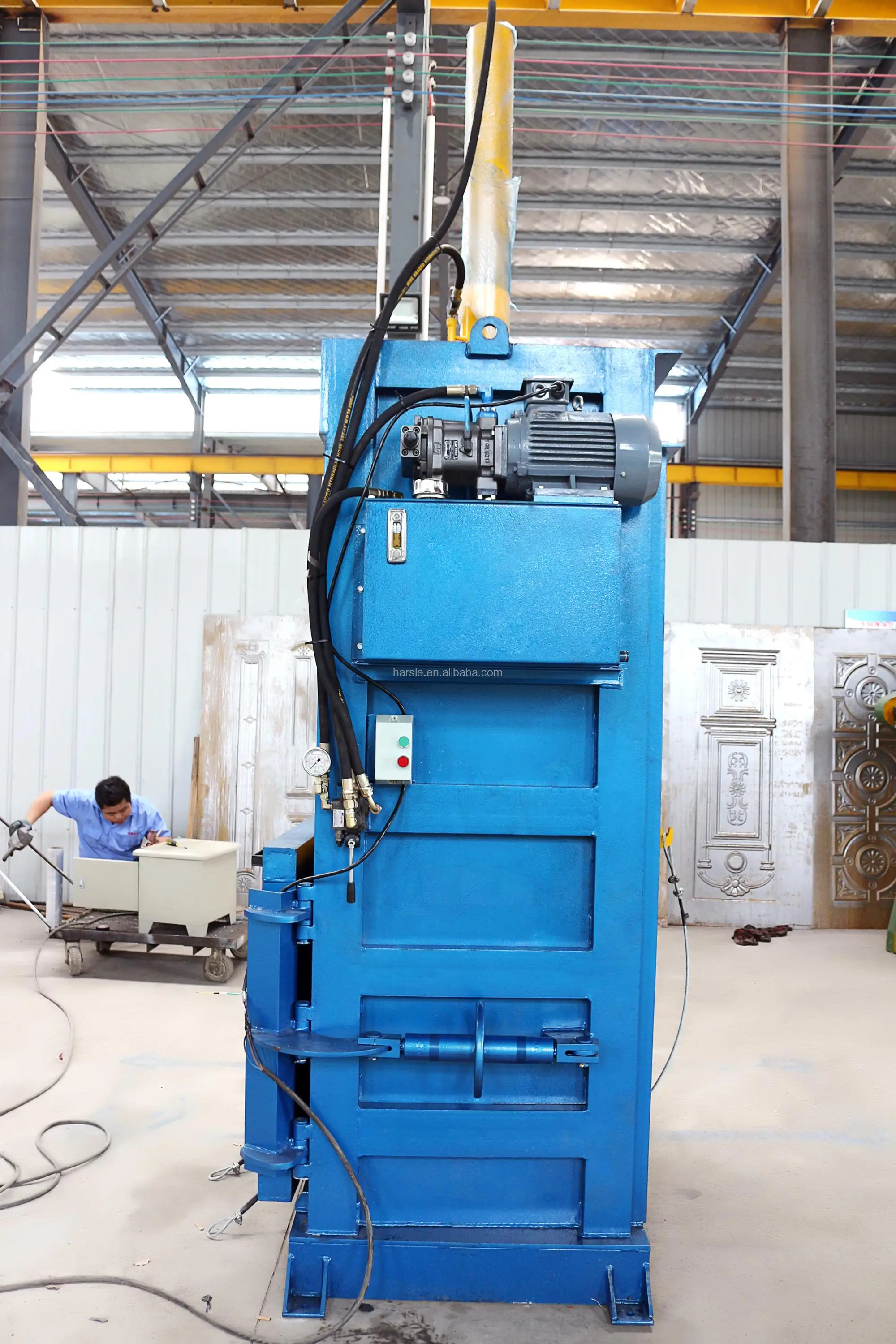 30T vertical baler (26)