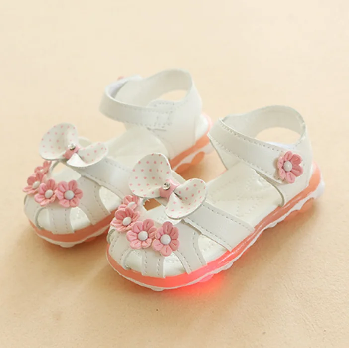 

Girls Kids led Sandals flat flower Princess girls baby summer sandals luminous glowing baby beach sandals