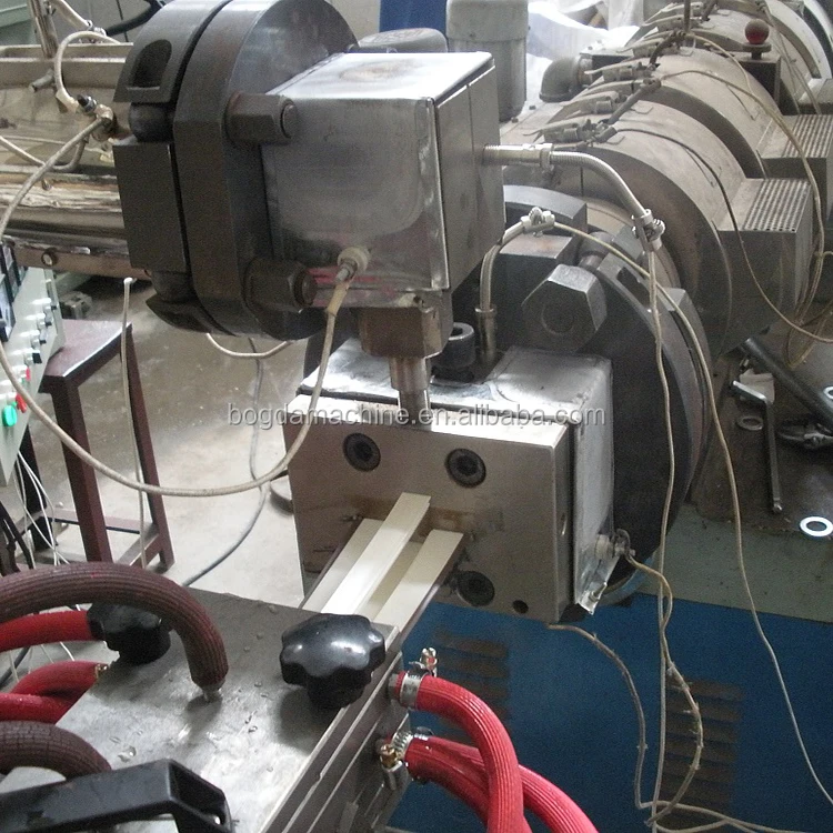 skirting board extrusion machine