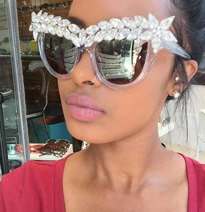 

Queena Vintage Crystal Cat Eye Sunglasses Women Luxury Retro Rhinestone Flower Sun Glasses For Sunmmer Beach Eyewear Glass