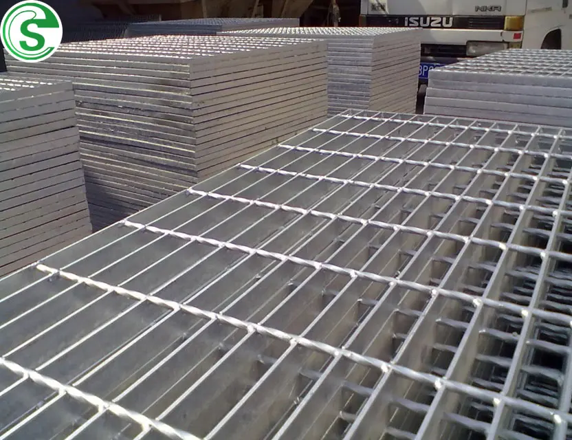 metal mesh flooring