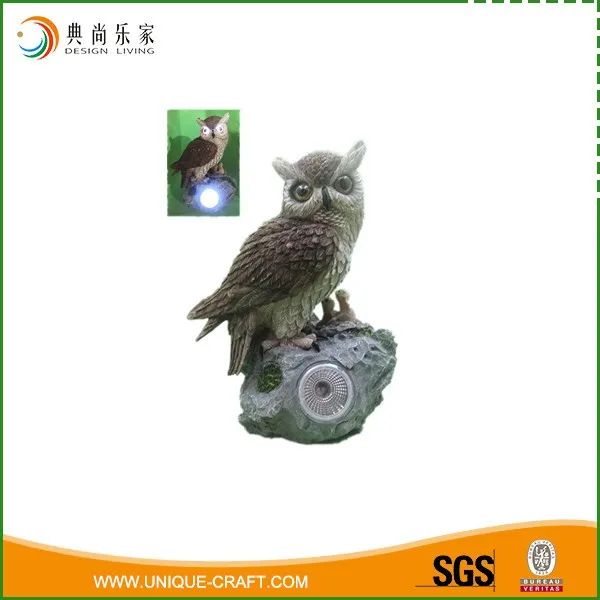 Resin type owl figurine with solar light for garden decoration