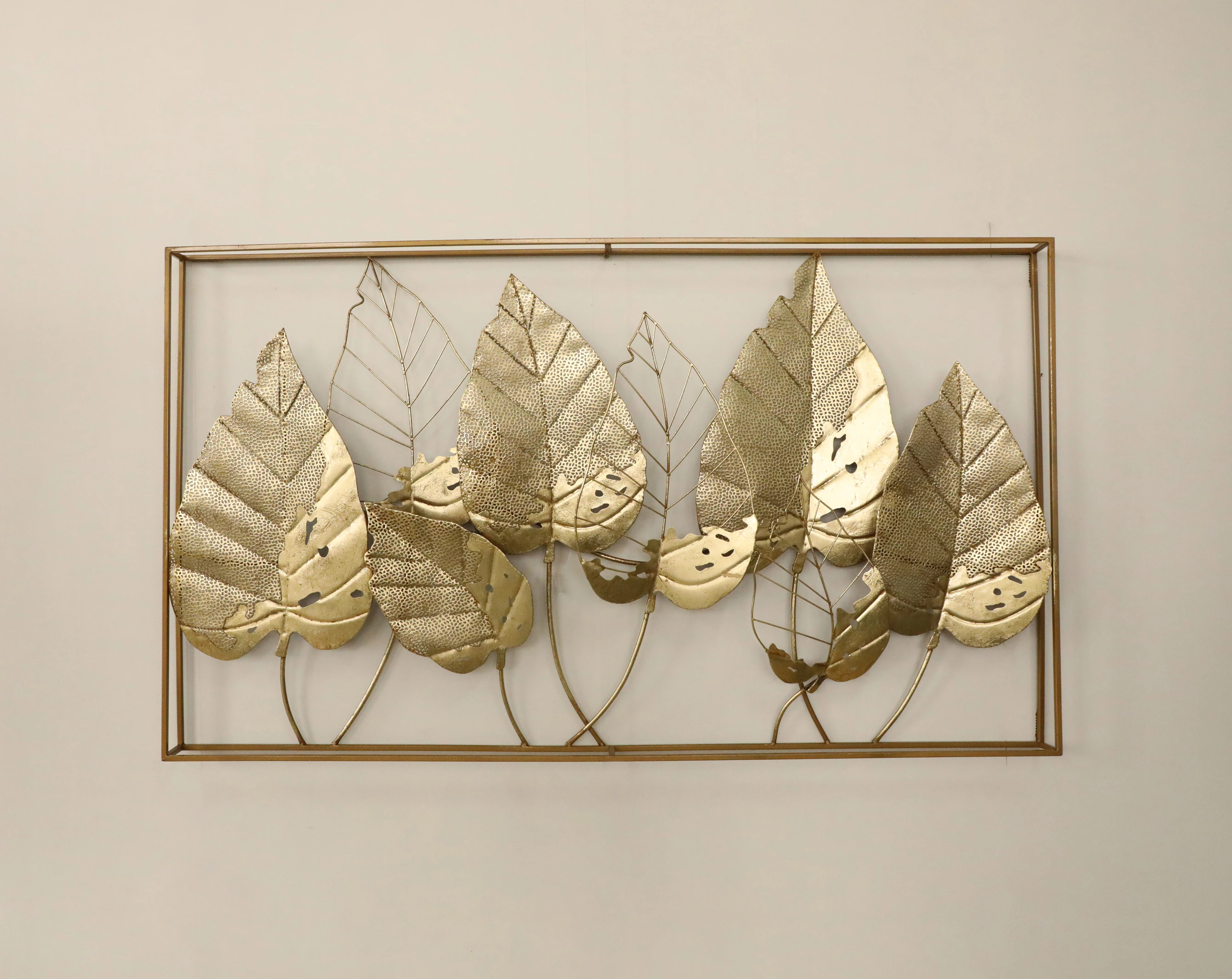 

Art Flower Iron Metal Decoration Items Wall Hanging Decor for Home Decoration, Gold