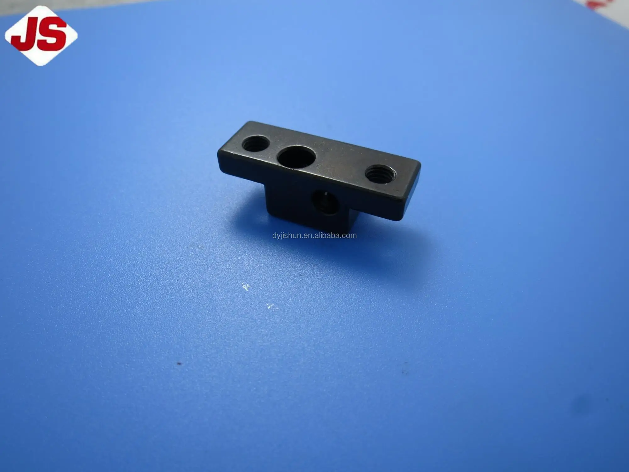 TITAN DK2500 2502K HIGH ACCURACY INDUSTRIAL CARPET OVEREDGING SEWING PARTS SEWING ACCESSORIES GARMENT GUIDE FRAME