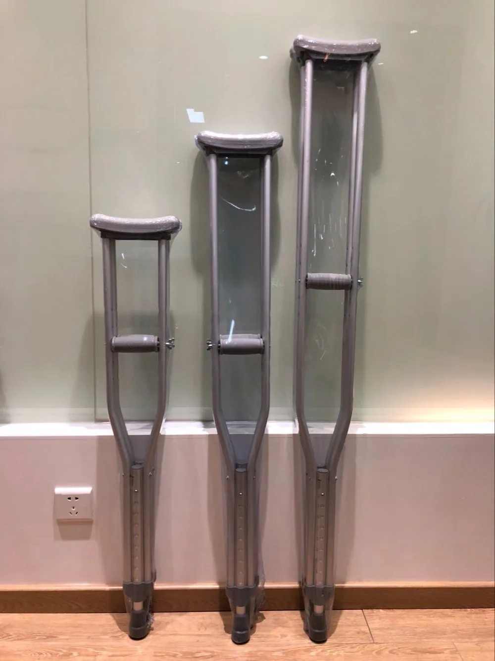 Cr212a Foldable Adjustable Aluminum Lightweight Elbow Underarm Folding