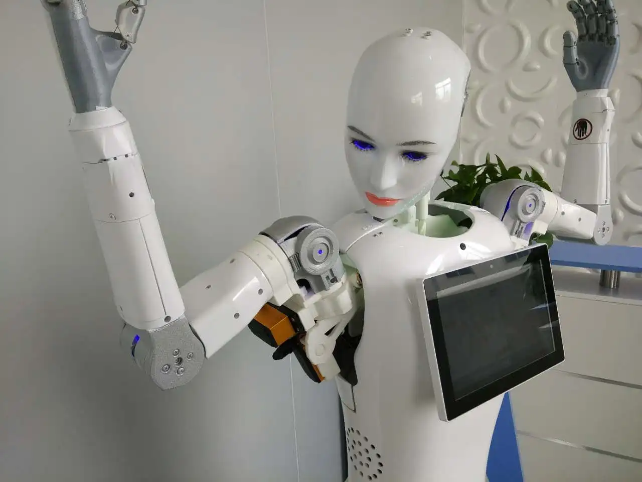 new energysaving smart airport welcome robot ,High-quality service-oriented welcome robots