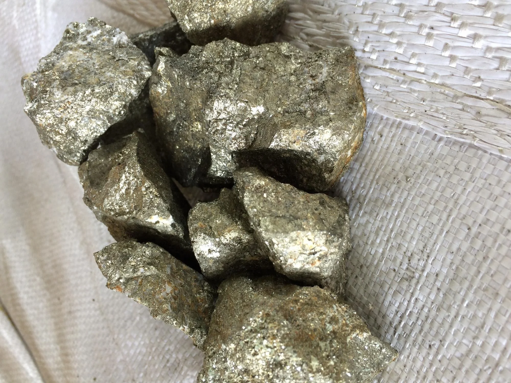 
Iron pyrite stone In High Quality For Sale(3-10mm) 
