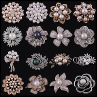 

High Quality Gold Silver Jewelry Broches Custom Metal Pearl Rhinestone brooches flower pin Brooch For Women