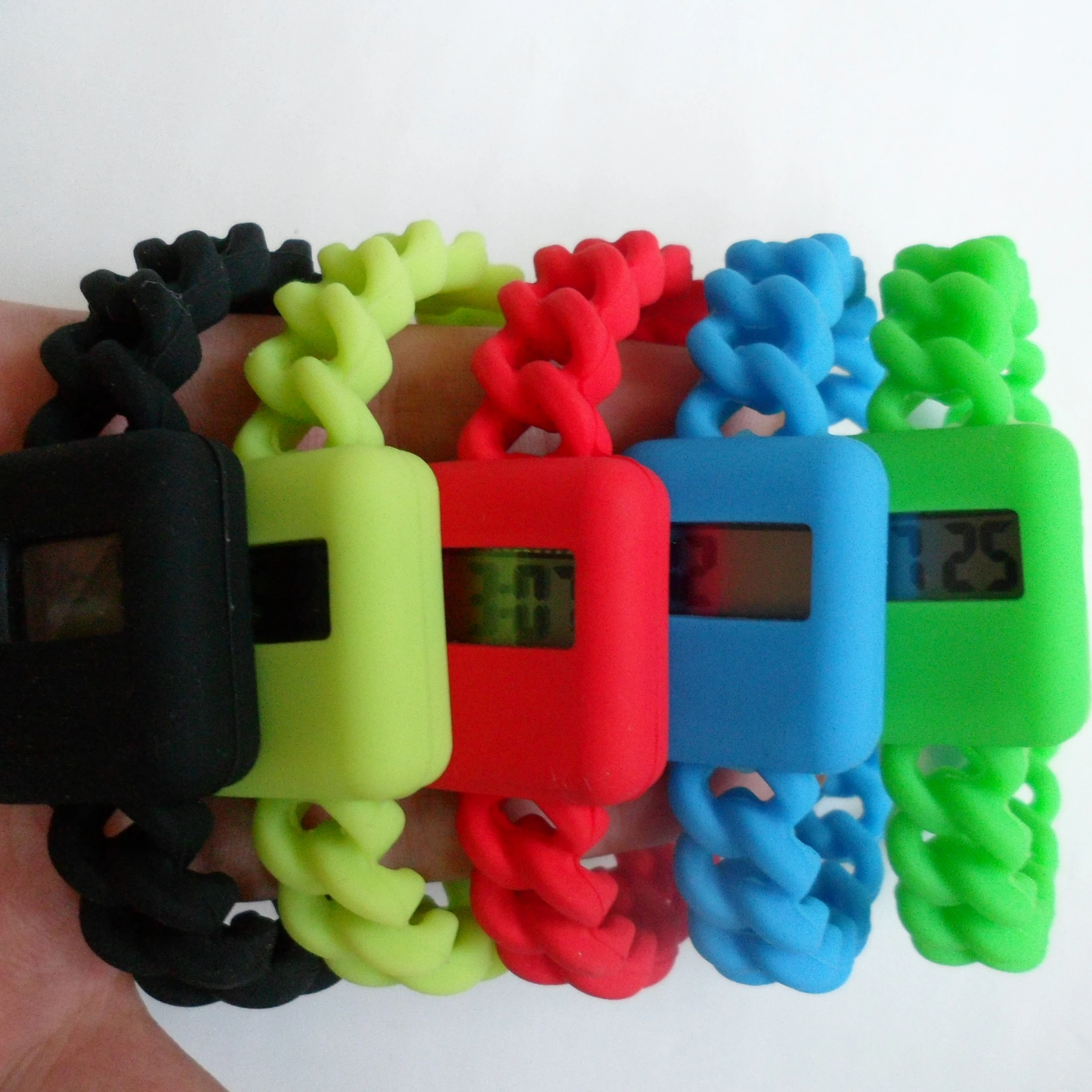 

2019 Fashion Silicone Sport Watch, Any pantone color is available