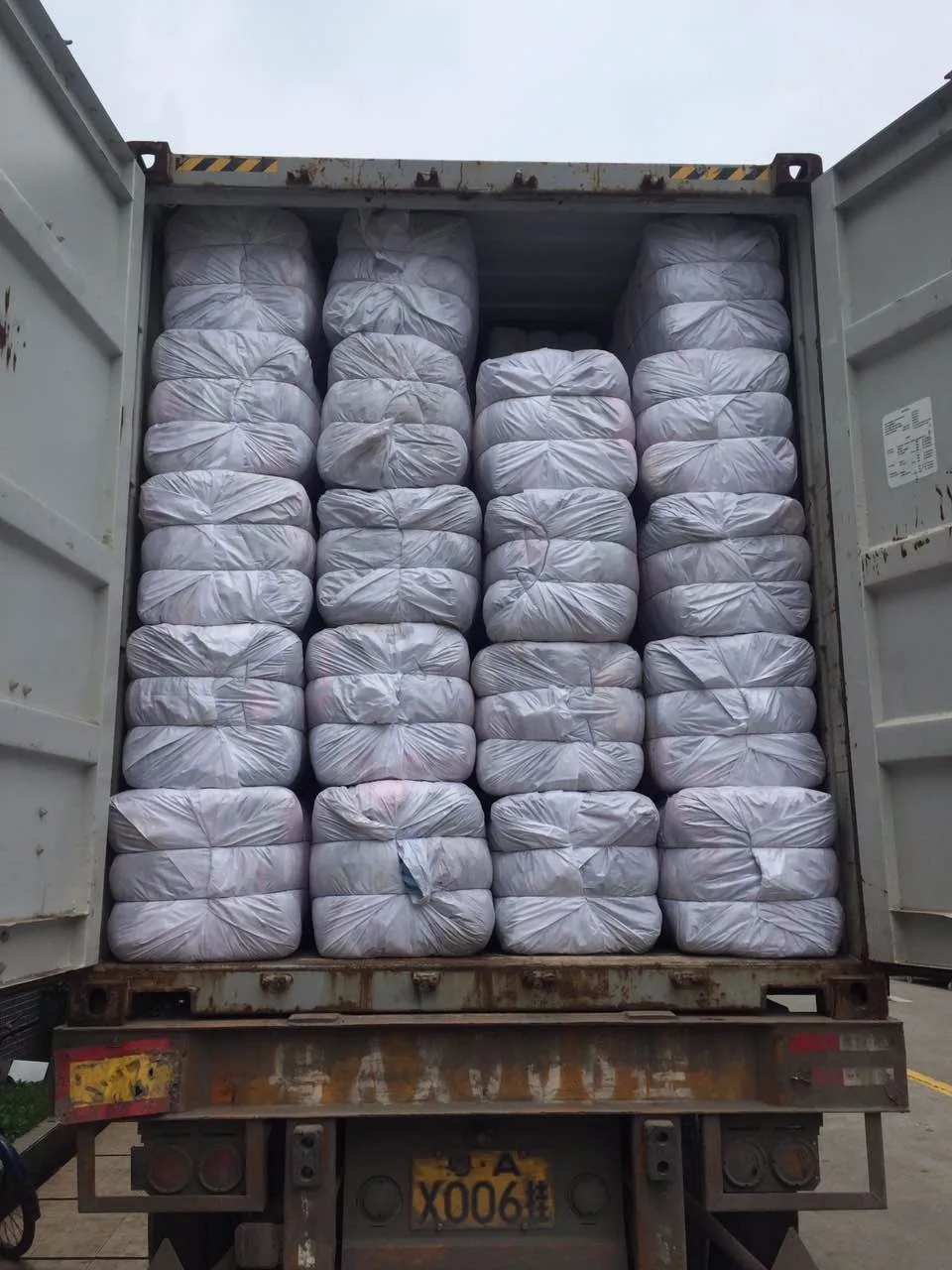 Big Bale Package Of 100kg Used Clothes - Buy Big Bale Used Clothes ...