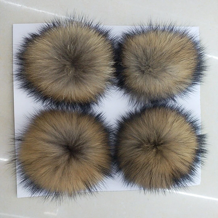 
Wholesale Cheap Price 12 cm Natural Color Detachable Real Raccoon Fur Pompom Ball For Beanie Hats 