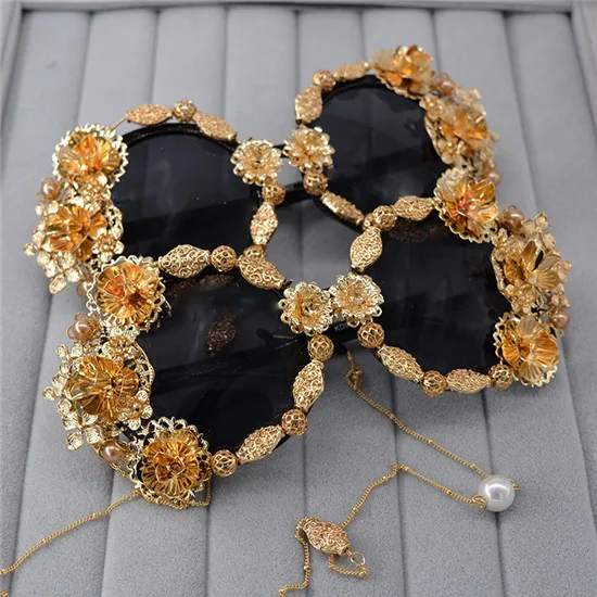 

2018 Rhinestone Flower Decoration Glasses Women Round Queen Royal Sunglasses